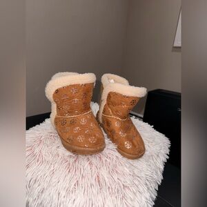 Olivia Miller Tan Snowflake Kids Boots size 12
